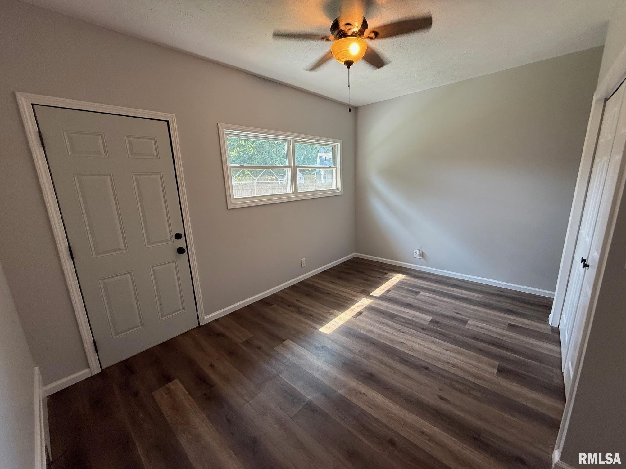 806 Springfield Road Athens, IL 62613 - Photo 13 of 28 Gallery Image 13