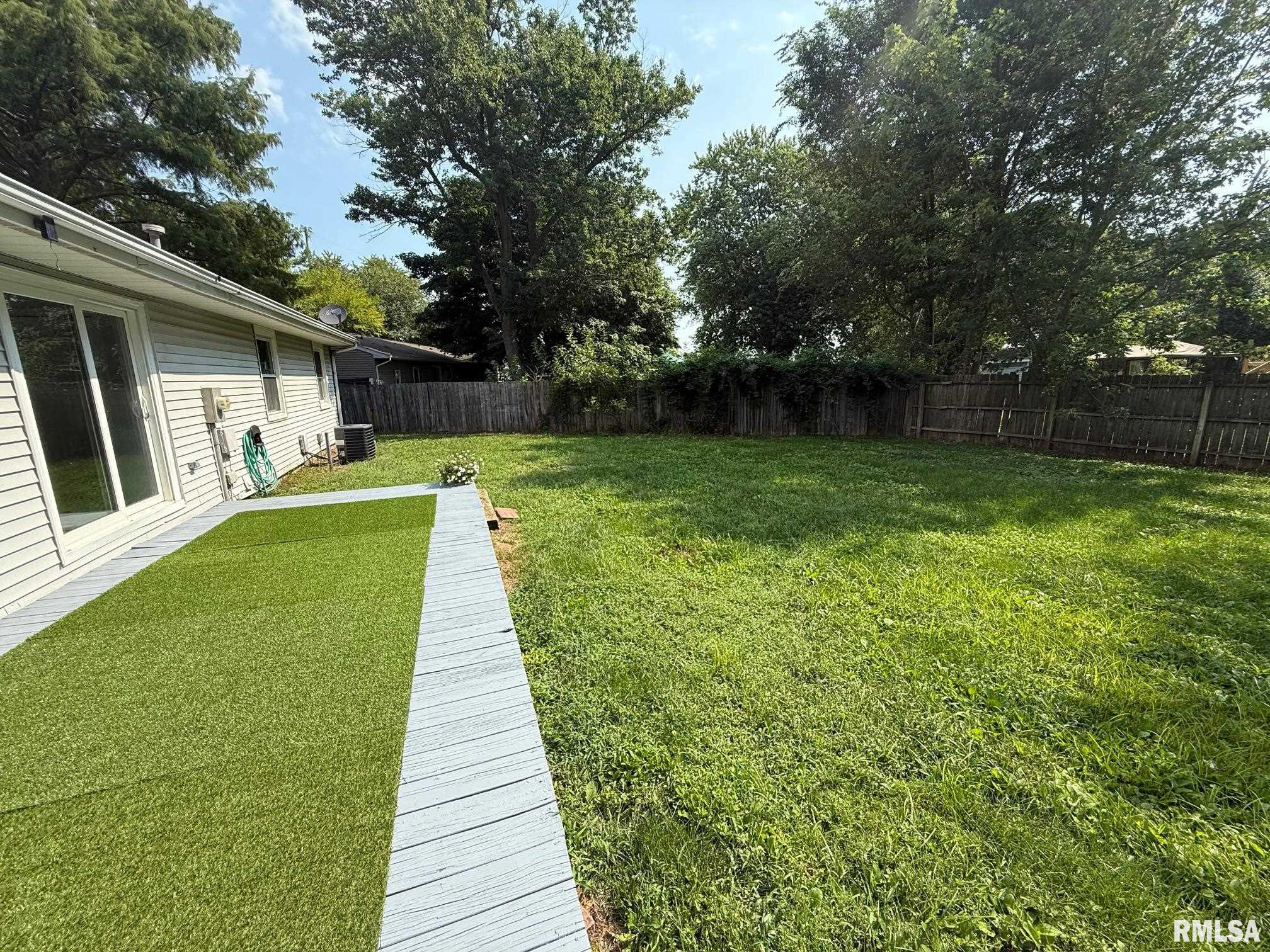 806 Springfield Road Athens, IL 62613 - Photo 26 of 28 Gallery Image 26