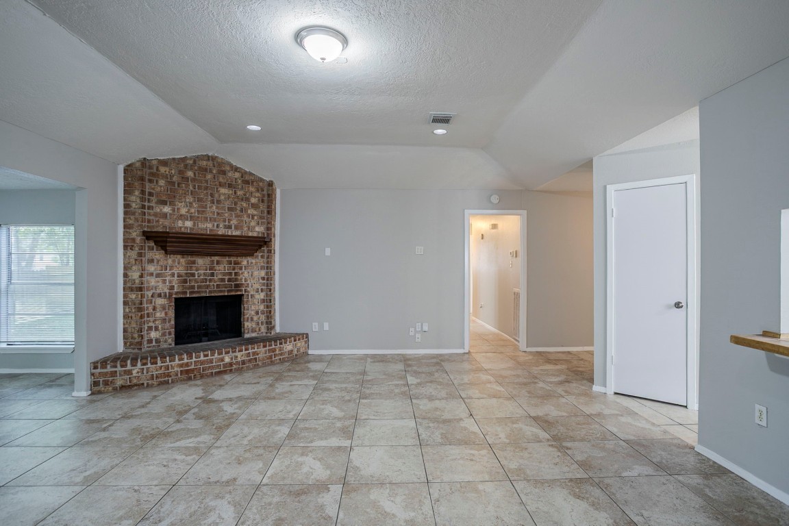 5902 Yorkgate Drive Spring, TX 77373 - Photo 13 of 32