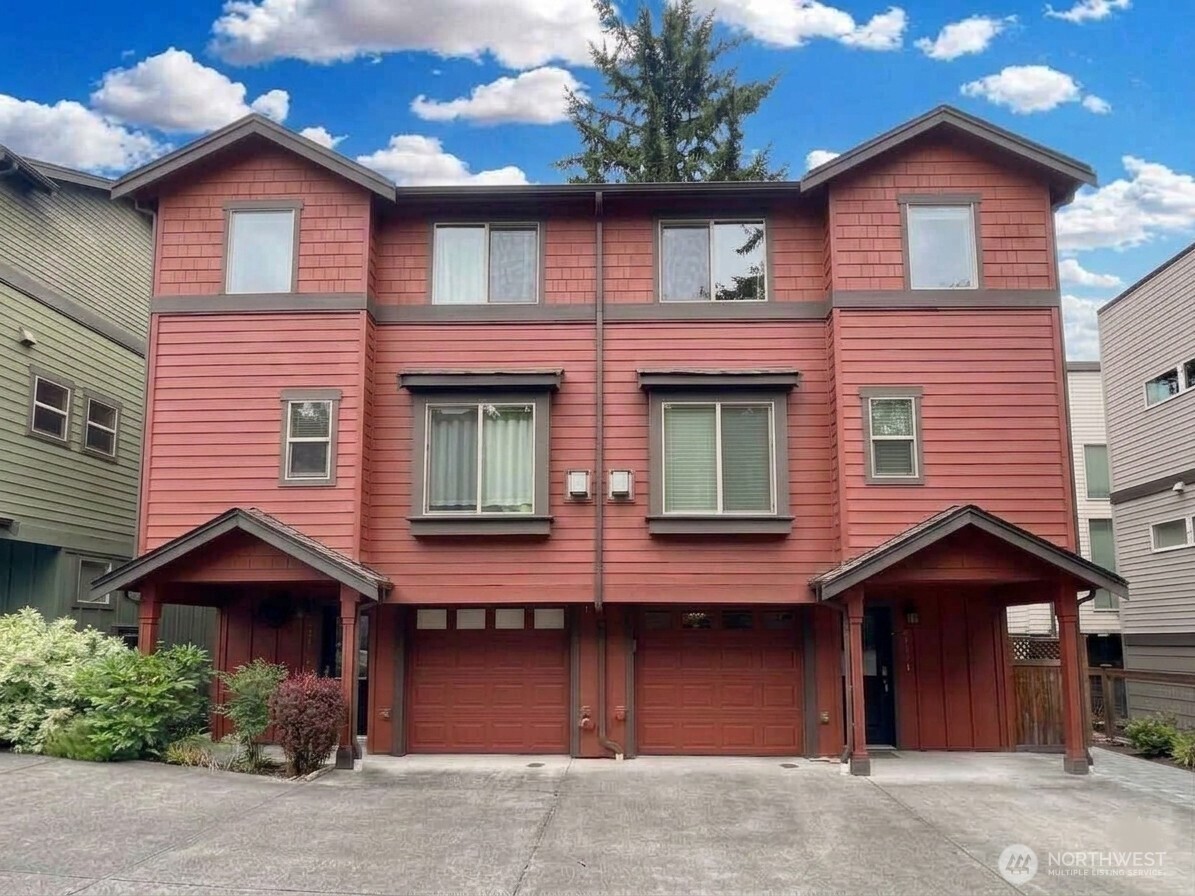 2138 North 113th Street, Unit B Seattle, WA 98133 - Photo 1 of 37