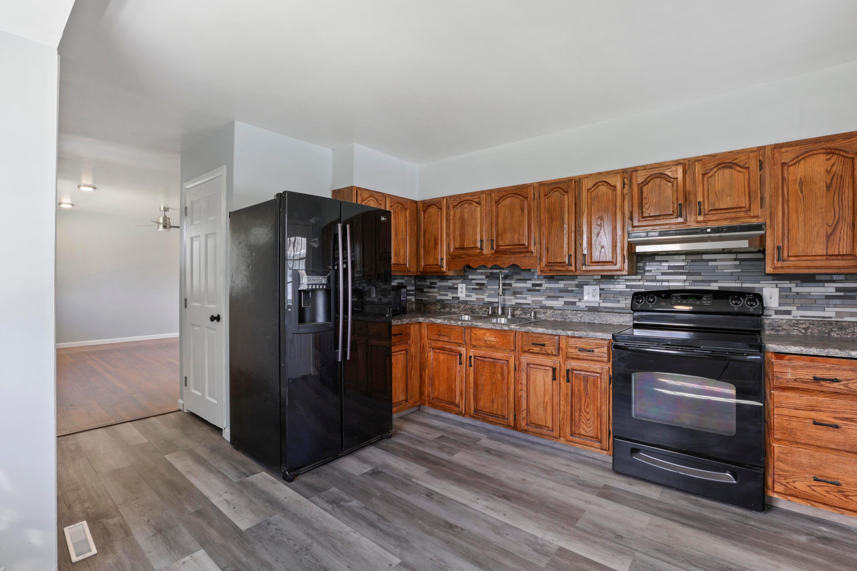 168 Calahan Road Columbus, OH 43207 - Photo 11 of 24 Kitchen