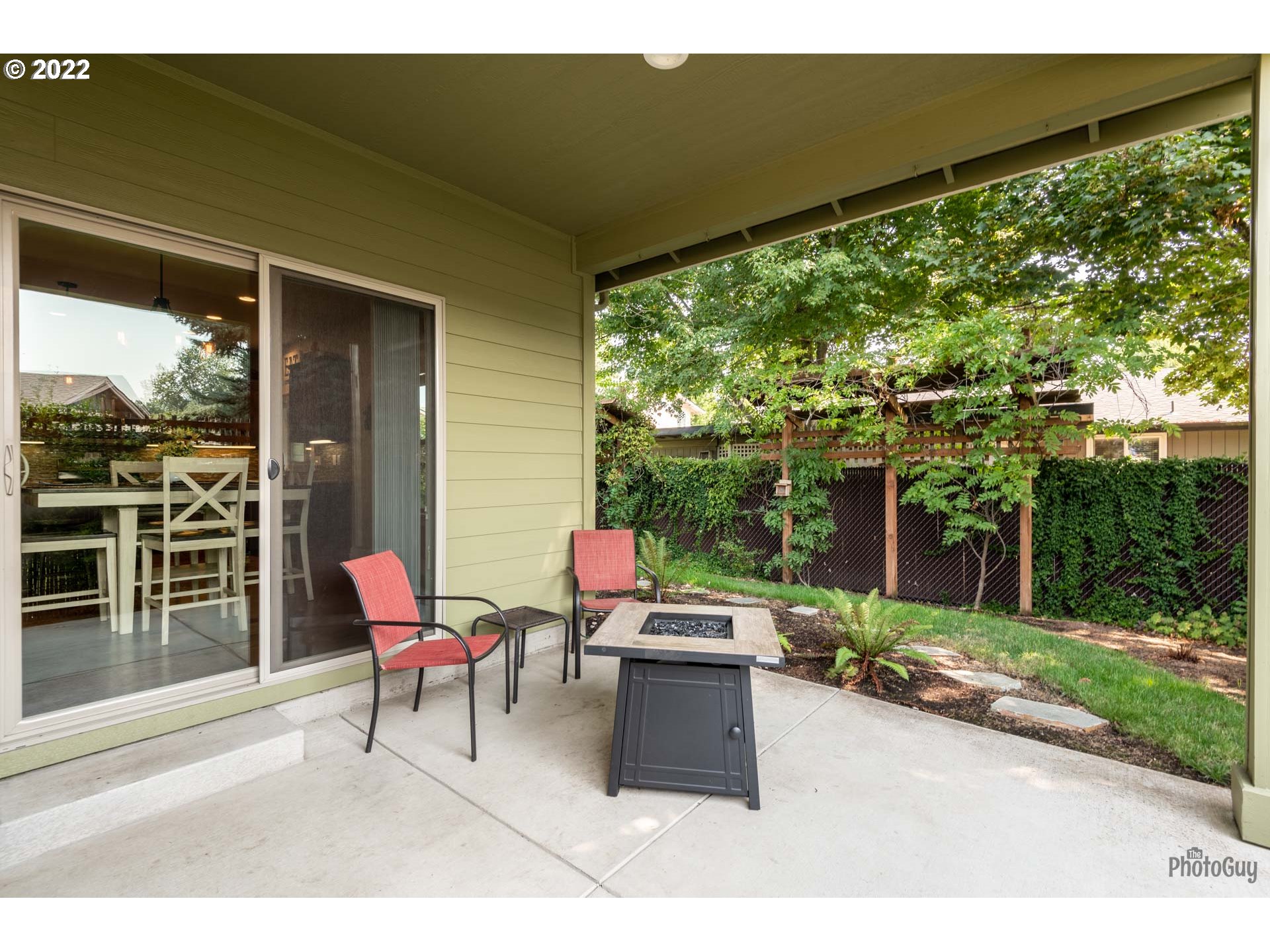 853 67th Place Springfield, OR 97478 - Photo 27 of 32 a outdoor space with chairs