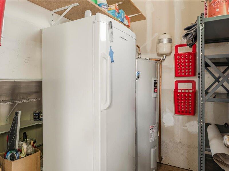 1378 Highland View Loop Redmond, OR 97756 - Photo 55 of 98 55-Storage