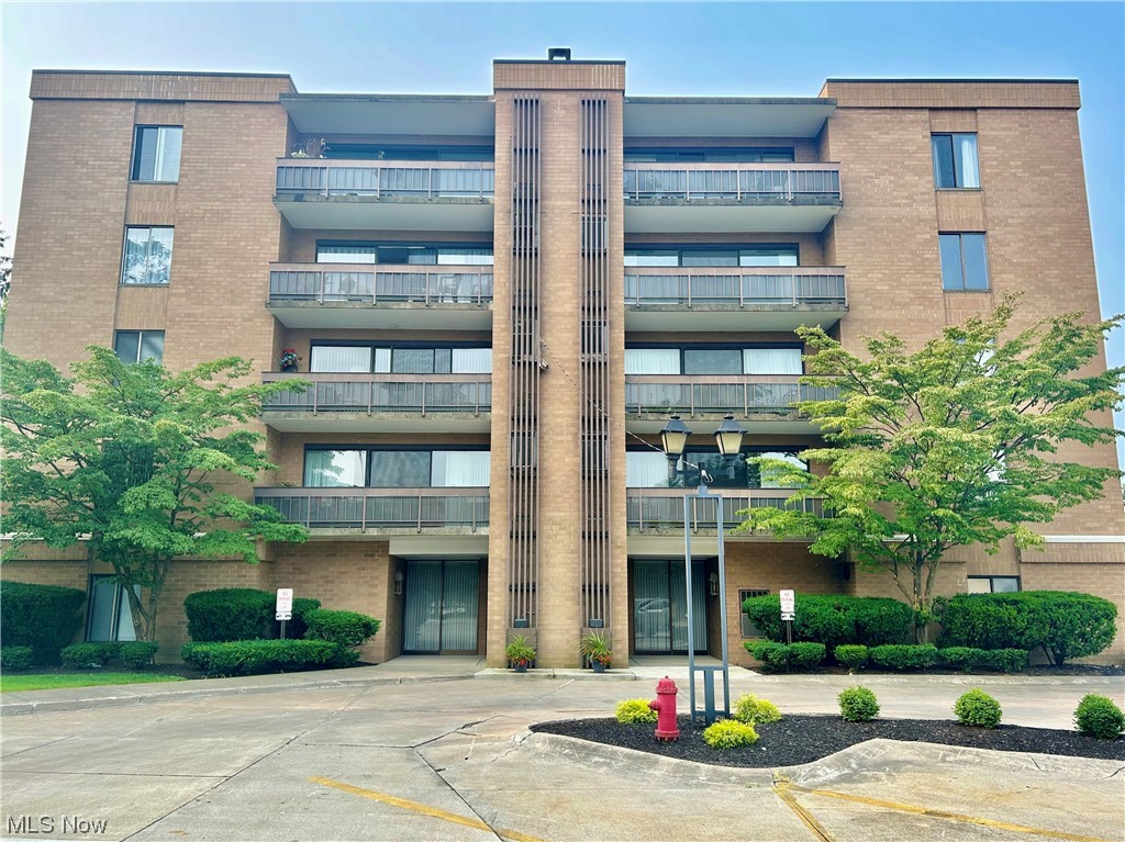 22555 Center Ridge Road, Unit 306 Rocky River, OH 44116 - Photo 2 of 25 Front