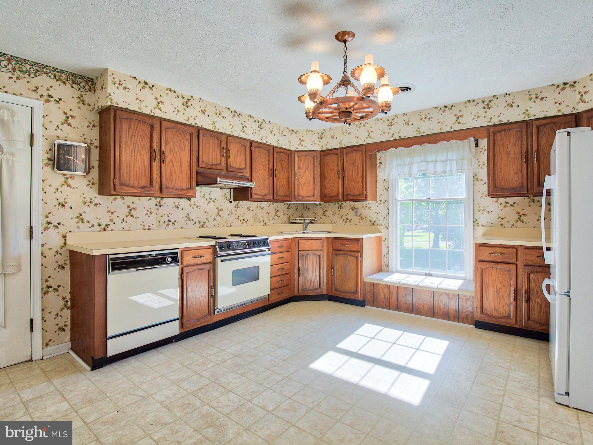 164 Hanging Tree Road Winchester, VA 22603 - Photo 10 of 43 Kitchen with a charming window seat