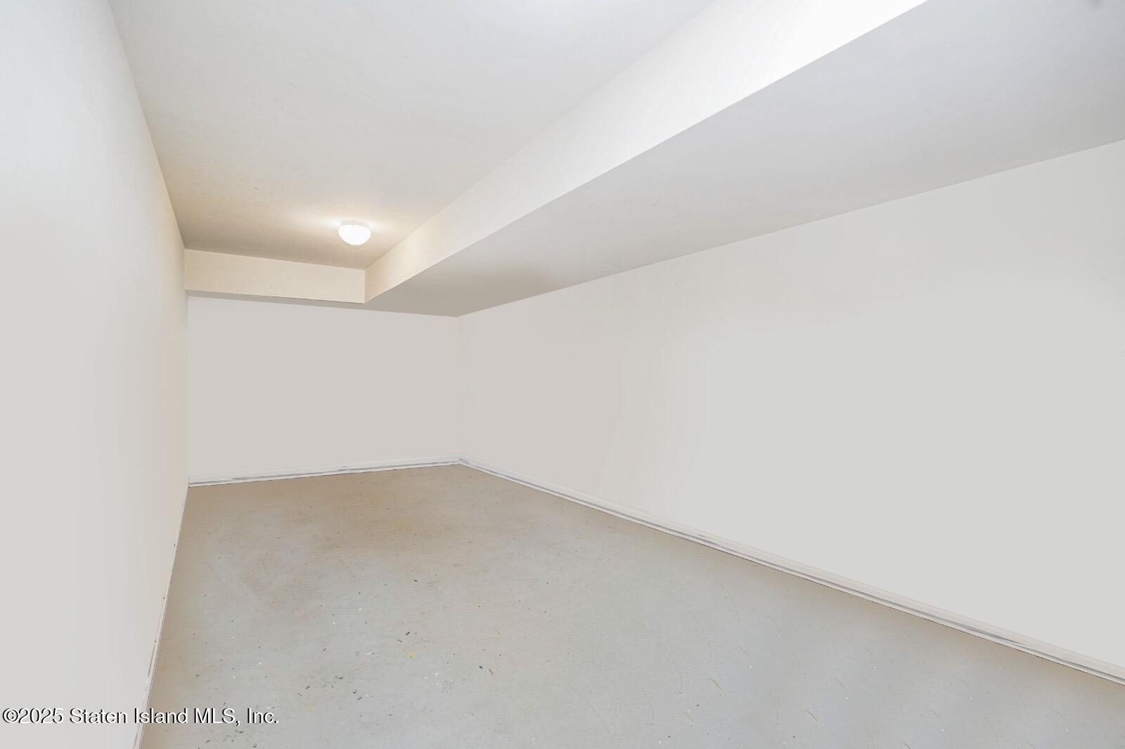 528 Rathbun Avenue Staten Island, NY 10312 - Photo 37 of 50 30