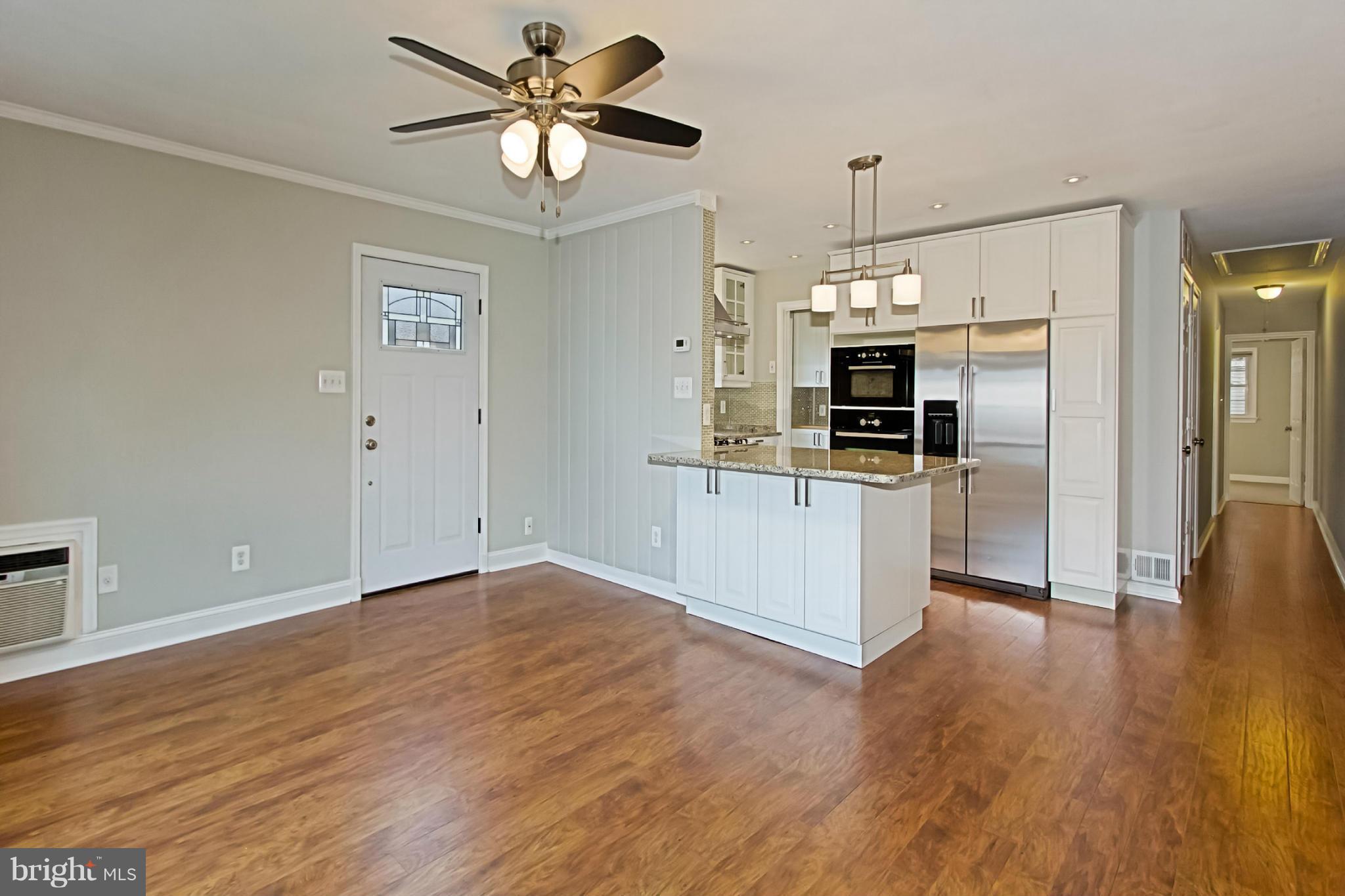 712 West Glebe Road Alexandria, VA 22305 - Photo 2 of 30 Living Room