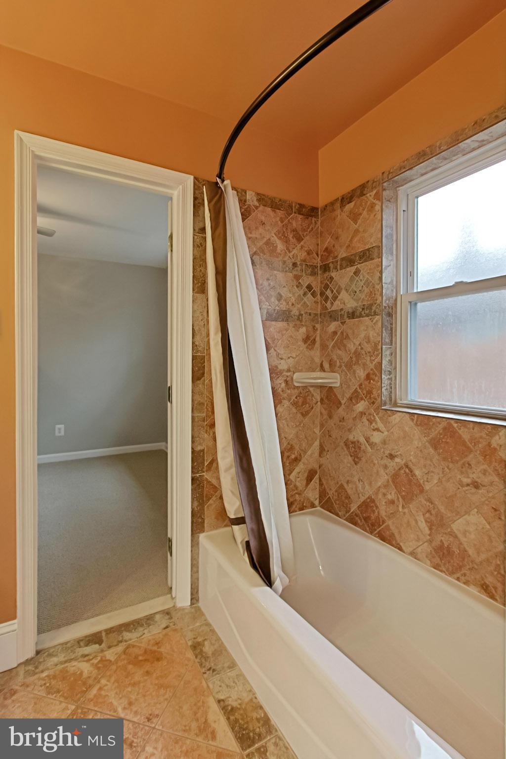 712 West Glebe Road Alexandria, VA 22305 - Photo 19 of 30 Bath