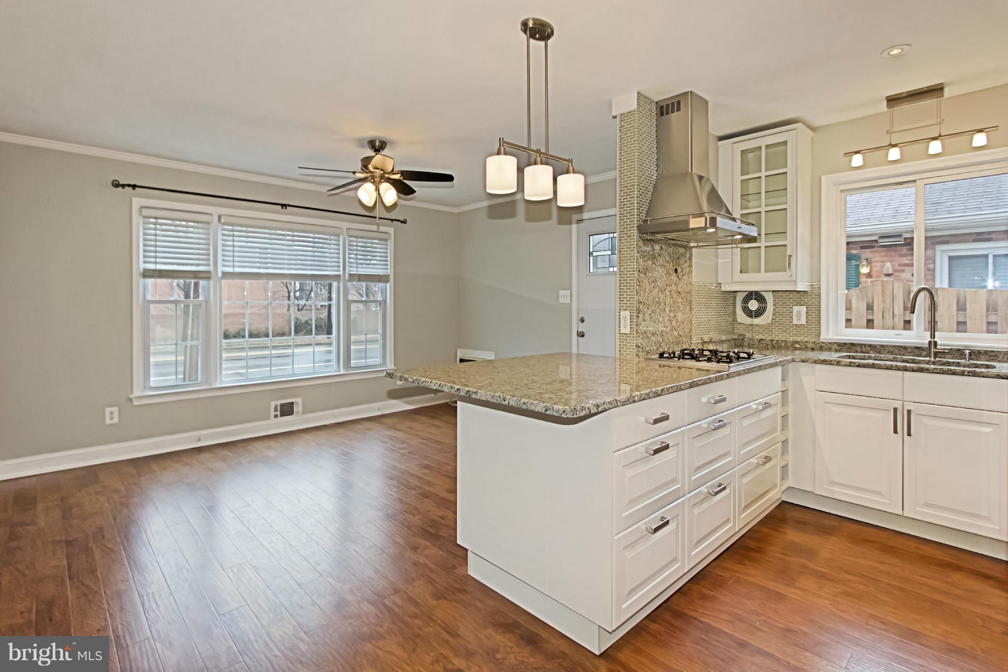 712 West Glebe Road Alexandria, VA 22305 - Photo 3 of 30 Kitchen