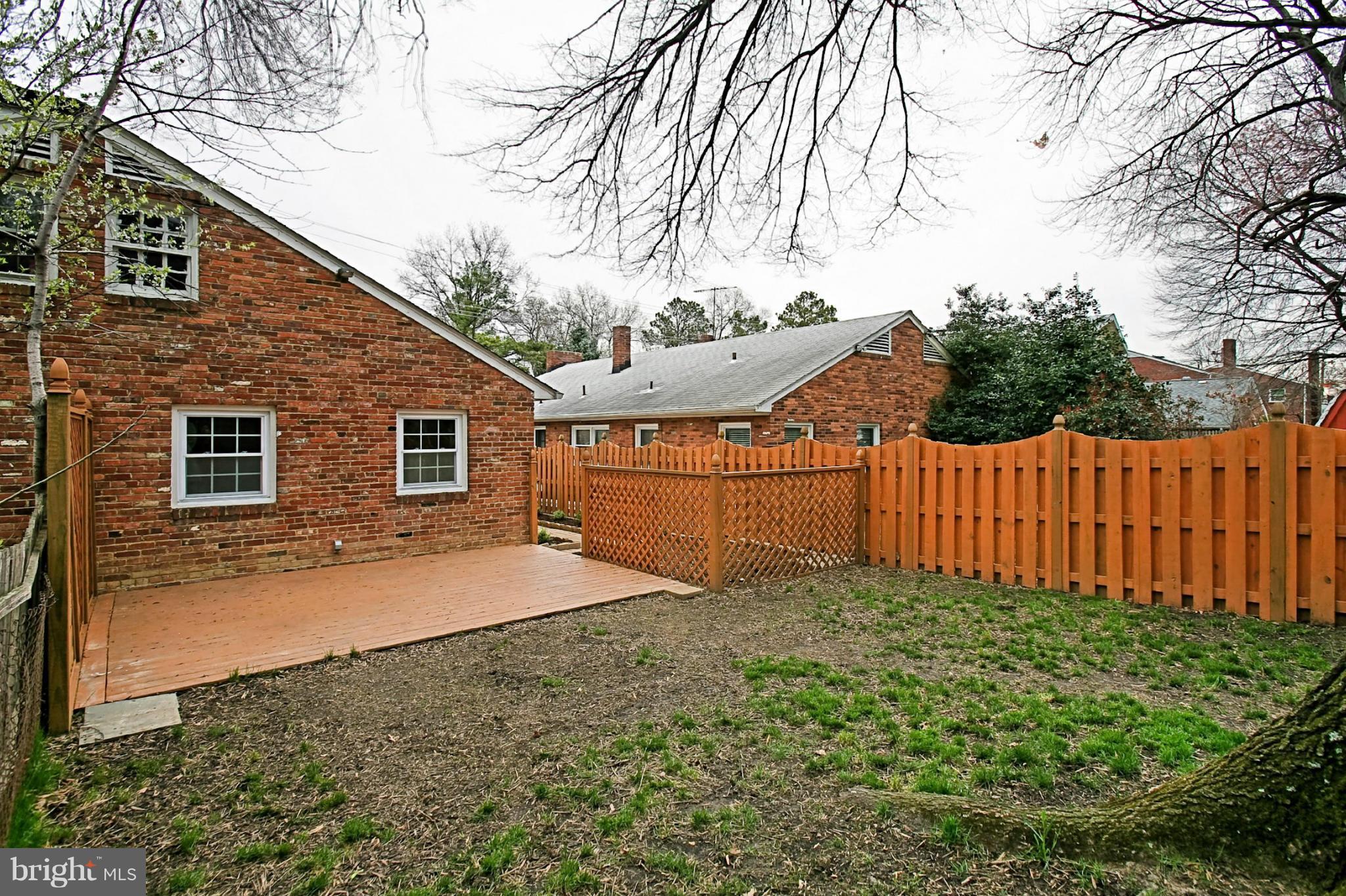 712 West Glebe Road Alexandria, VA 22305 - Photo 29 of 30 Exterior (Rear)