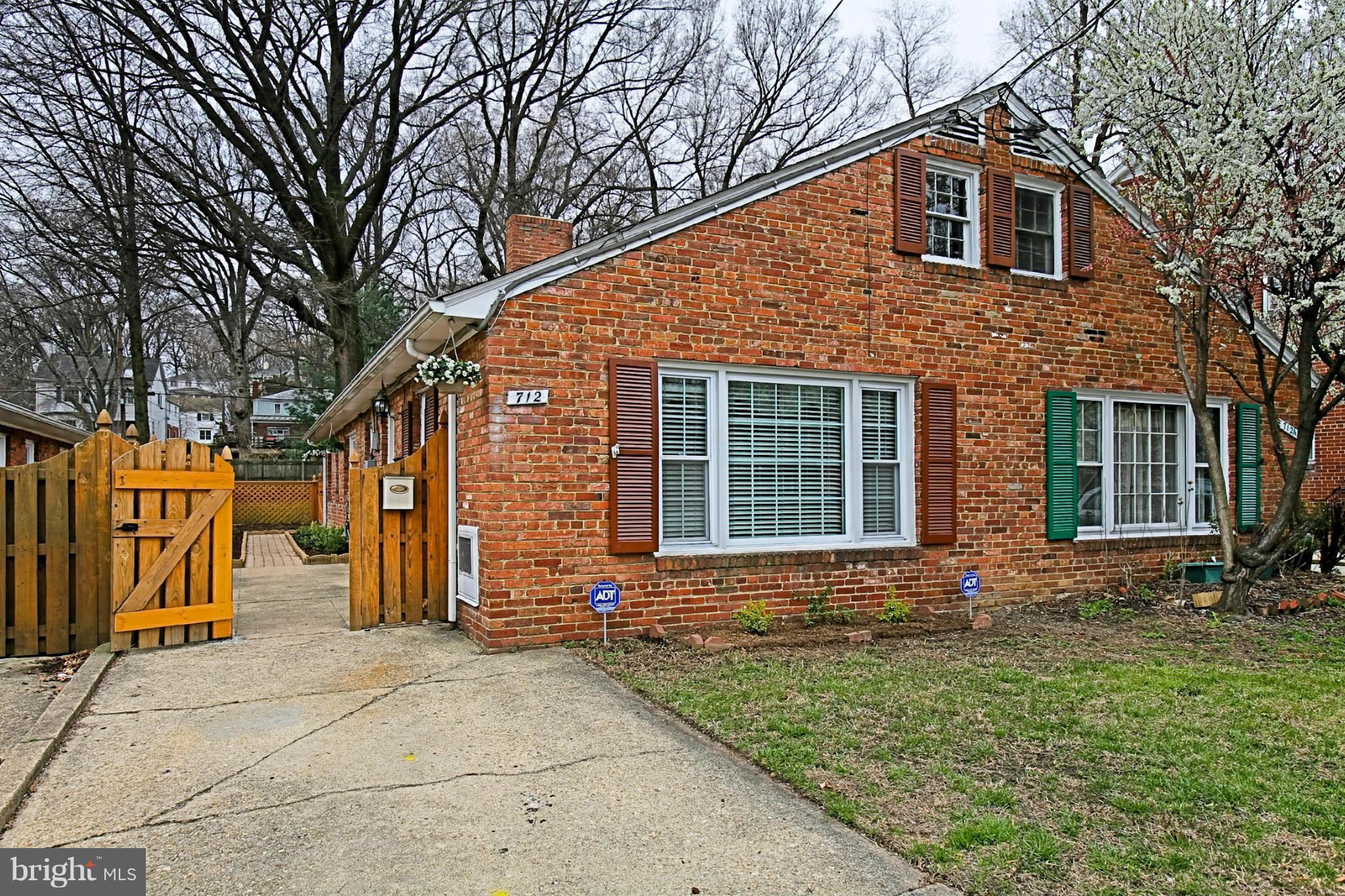 712 West Glebe Road Alexandria, VA 22305 - Photo 8 of 30 Exterior (Front)