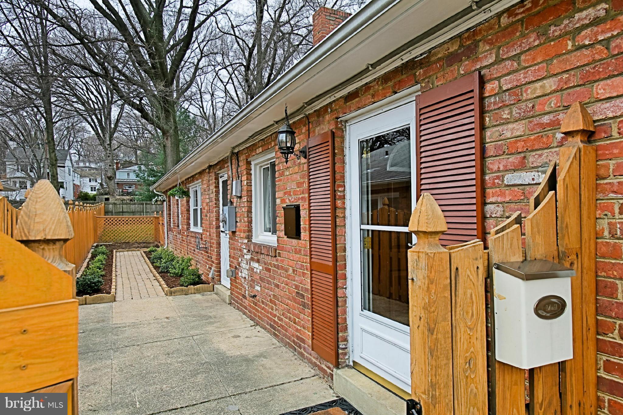 712 West Glebe Road Alexandria, VA 22305 - Photo 9 of 30 Exterior (Front)