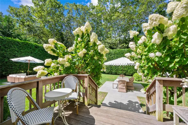 $1,495,000 | 5 Oak Drive, Sag Harbor, NY 11963