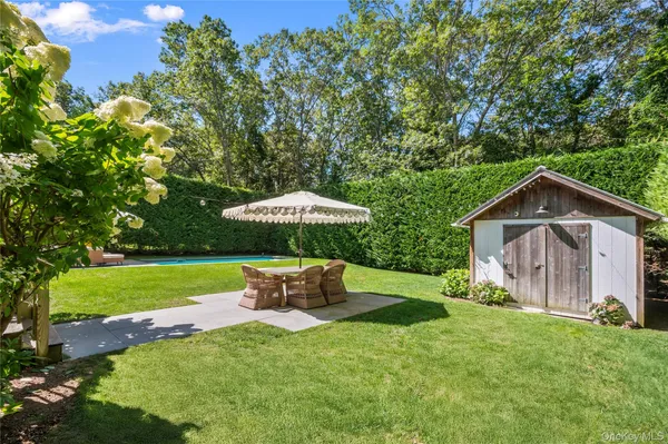 $1,495,000 | 5 Oak Drive, Sag Harbor, NY 11963