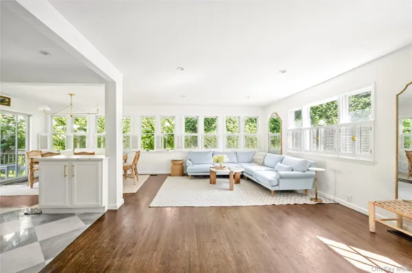 $1,495,000 | 5 Oak Drive, Sag Harbor, NY 11963