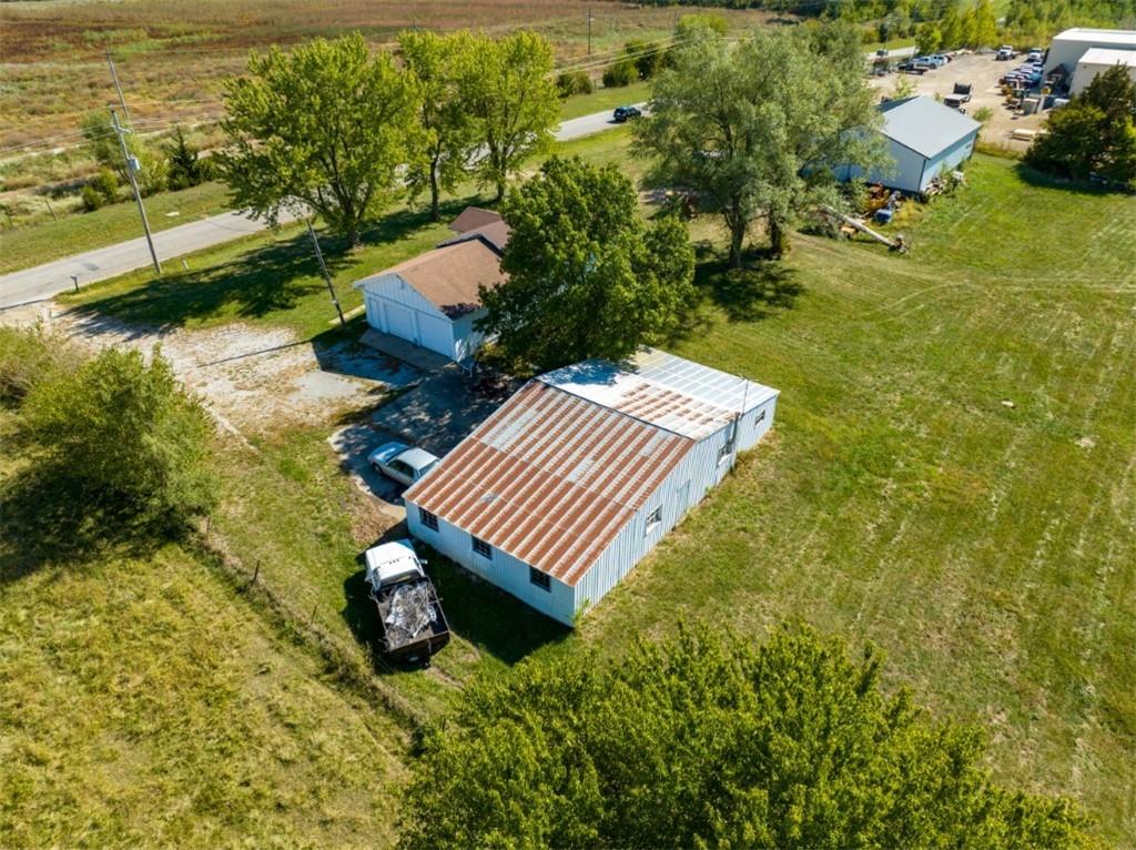 9730 Sunflower Road De Soto, KS 66018 - Photo 18 of 47