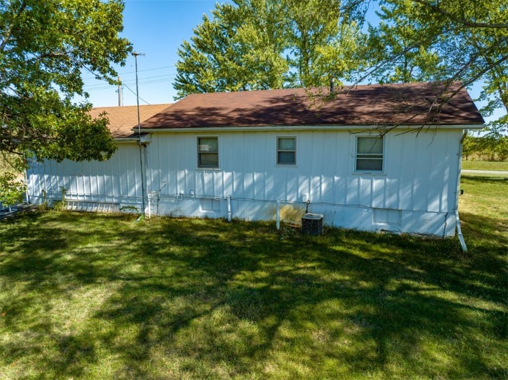 9730 Sunflower Road De Soto, KS 66018 - Photo 29 of 47