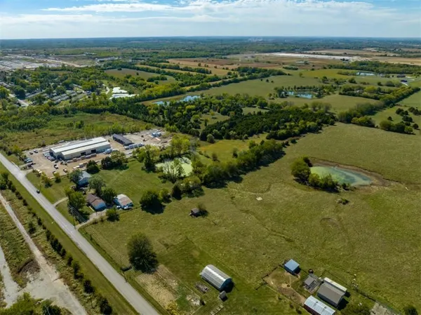 $1,400,000 | 9730 Sunflower Road, De Soto, KS 66018