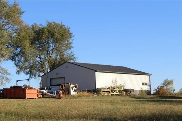 $1,400,000 | 9730 Sunflower Road, De Soto, KS 66018