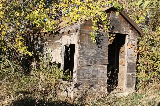 $1,400,000 | 9730 Sunflower Road, De Soto, KS 66018