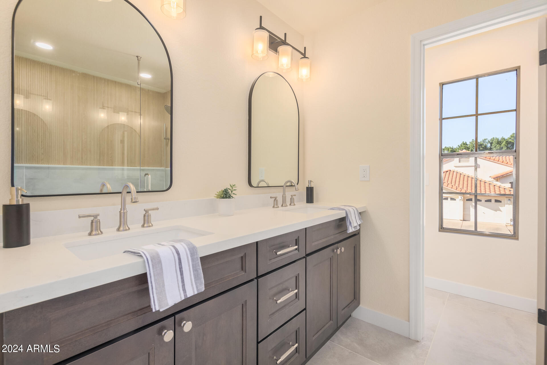 2560 North Lindsay Road, Unit 66 Mesa, AZ 85213 - Photo 8 of 34 primary ensuite