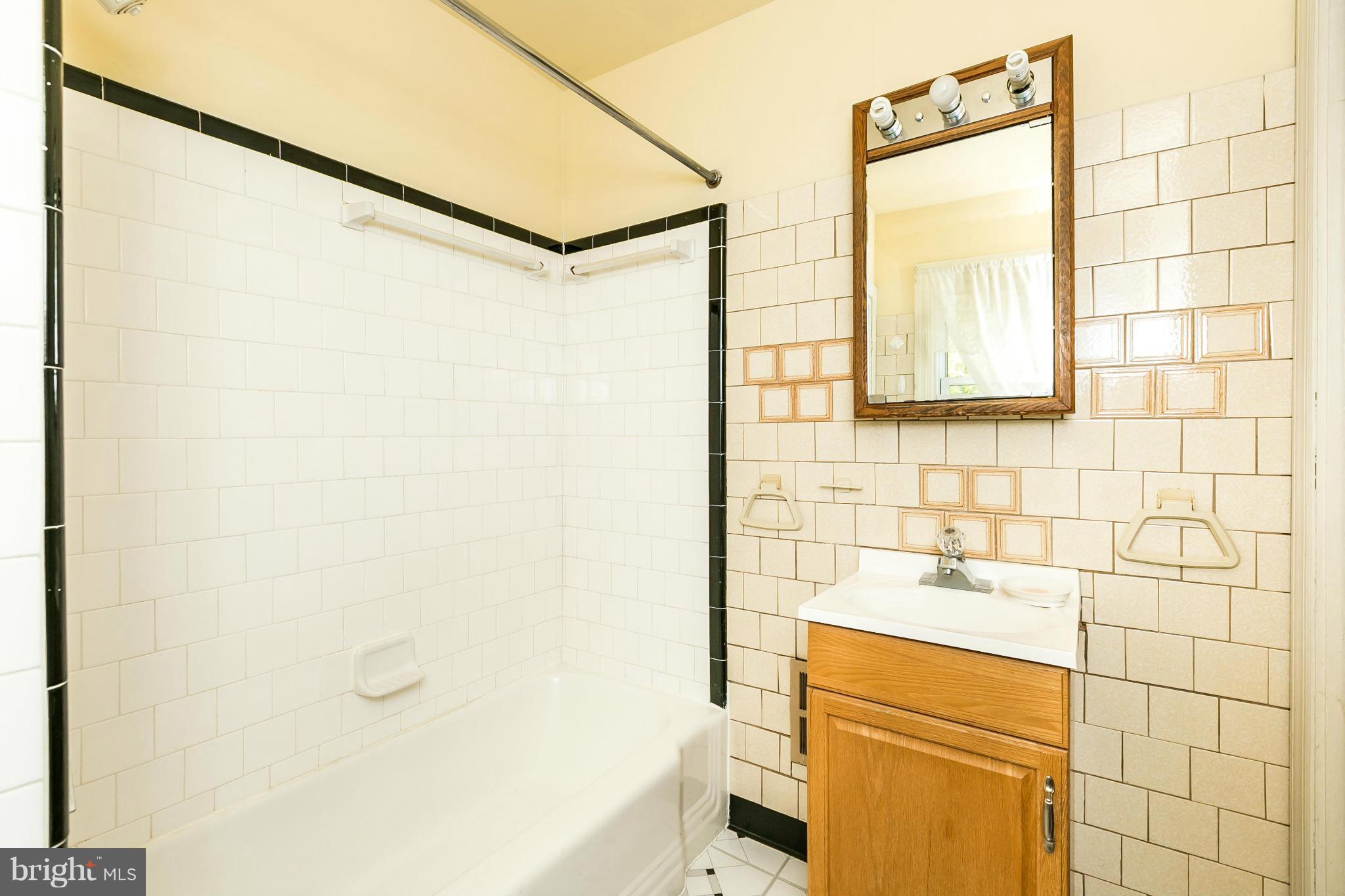 4823 Keswick Road Baltimore, MD 21210 - Photo 19 of 24 Bath