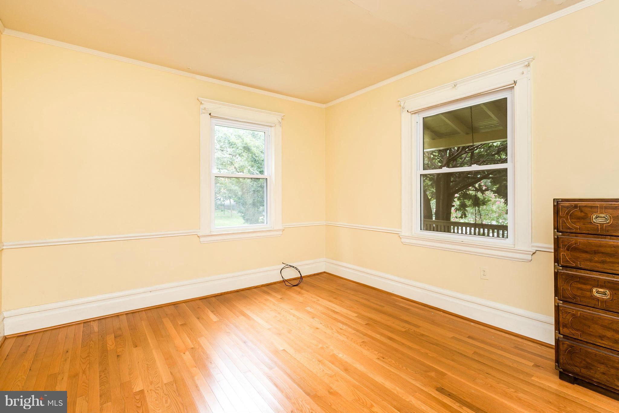 4823 Keswick Road Baltimore, MD 21210 - Photo 6 of 24 Living Room