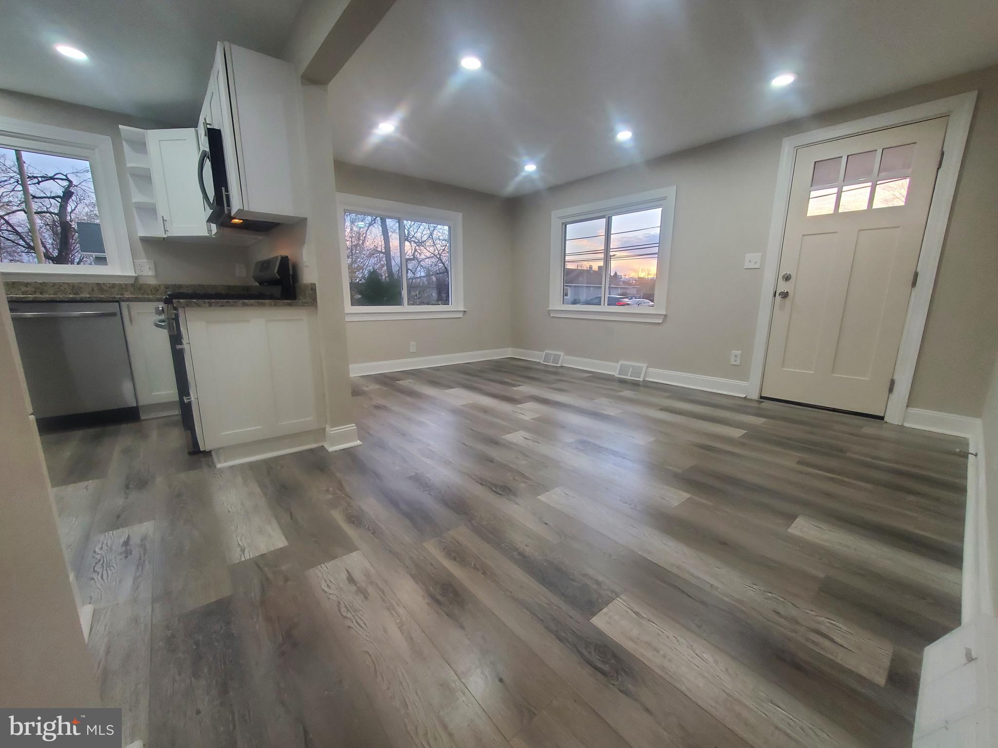 136 Trenton Road Browns Mills, NJ 08015 - Photo 5 of 25