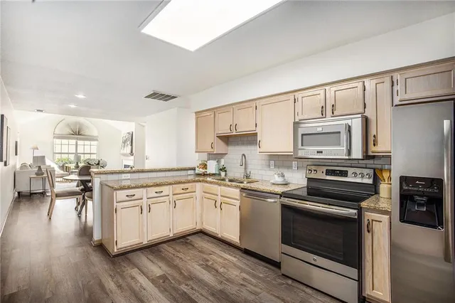 $318,000 | 2006 West 139th Street, Leawood, KS 66224