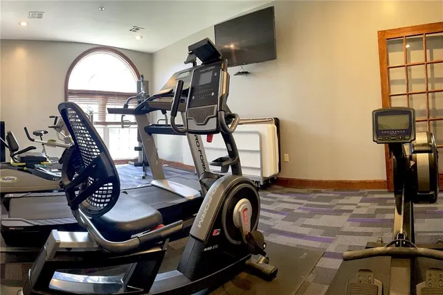 $318,000 | 2006 West 139th Street, Leawood, KS 66224