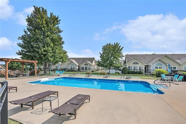 $318,000 | 2006 West 139th Street, Leawood, KS 66224