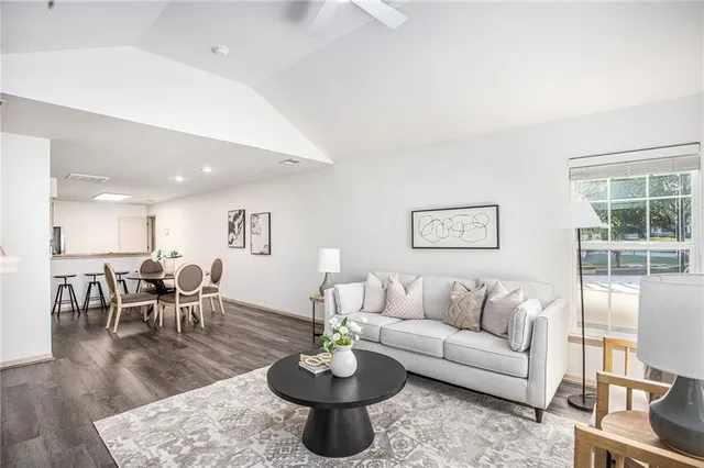 $318,000 | 2006 West 139th Street, Leawood, KS 66224