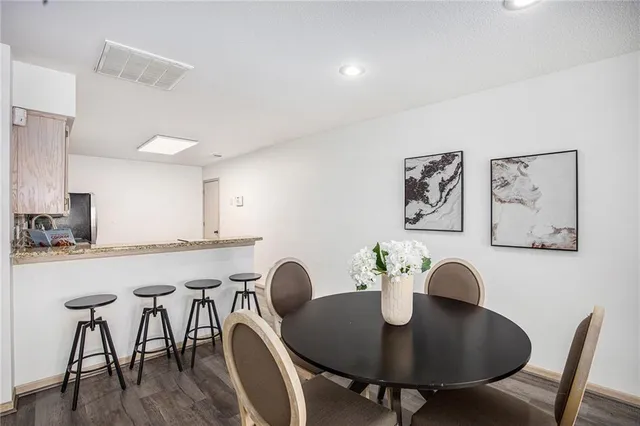 $318,000 | 2006 West 139th Street, Leawood, KS 66224