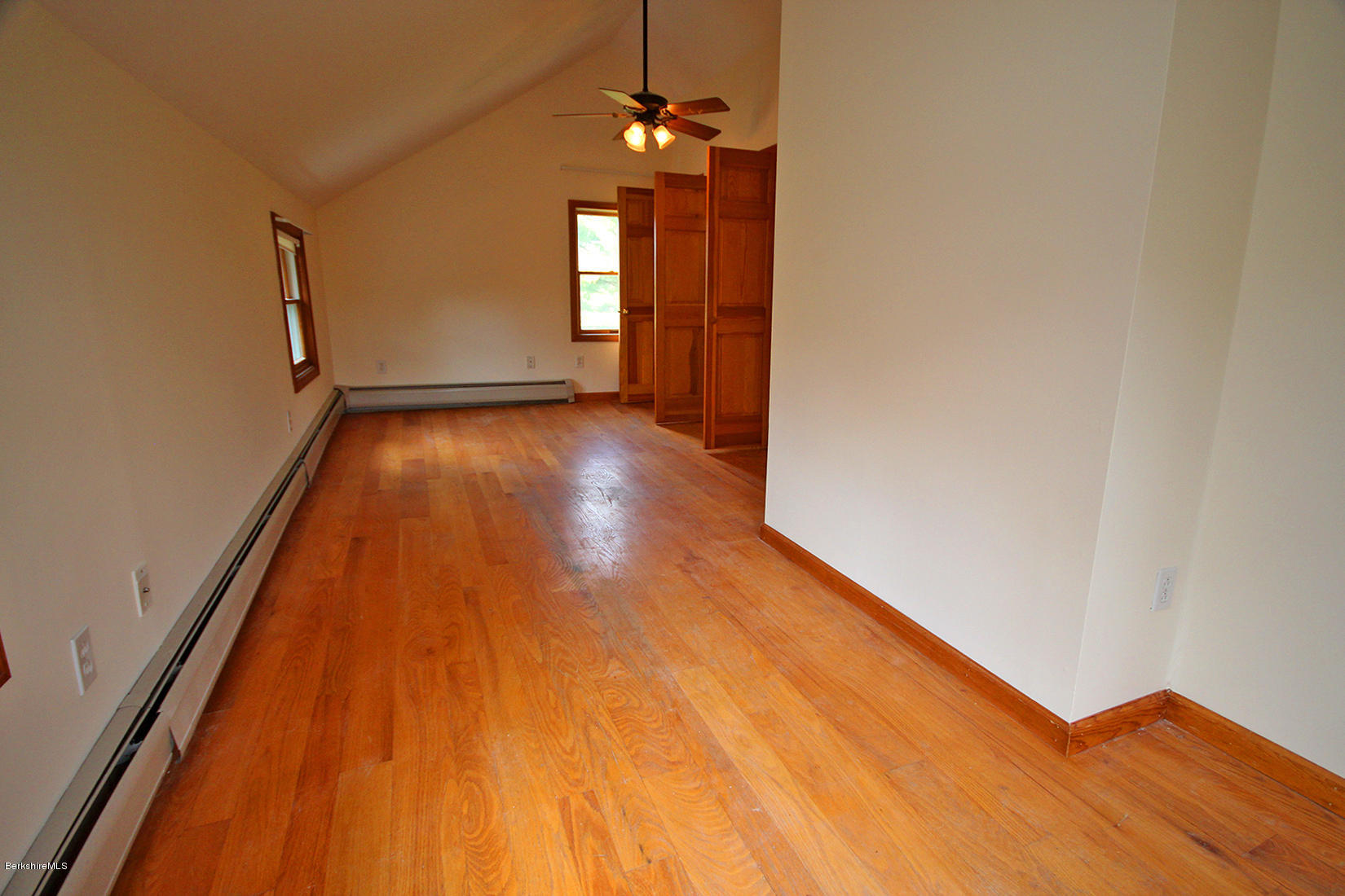 900 Stockbridge Road Lee, MA 01238 - Photo 22 of 27 GUEST BEDROOM
