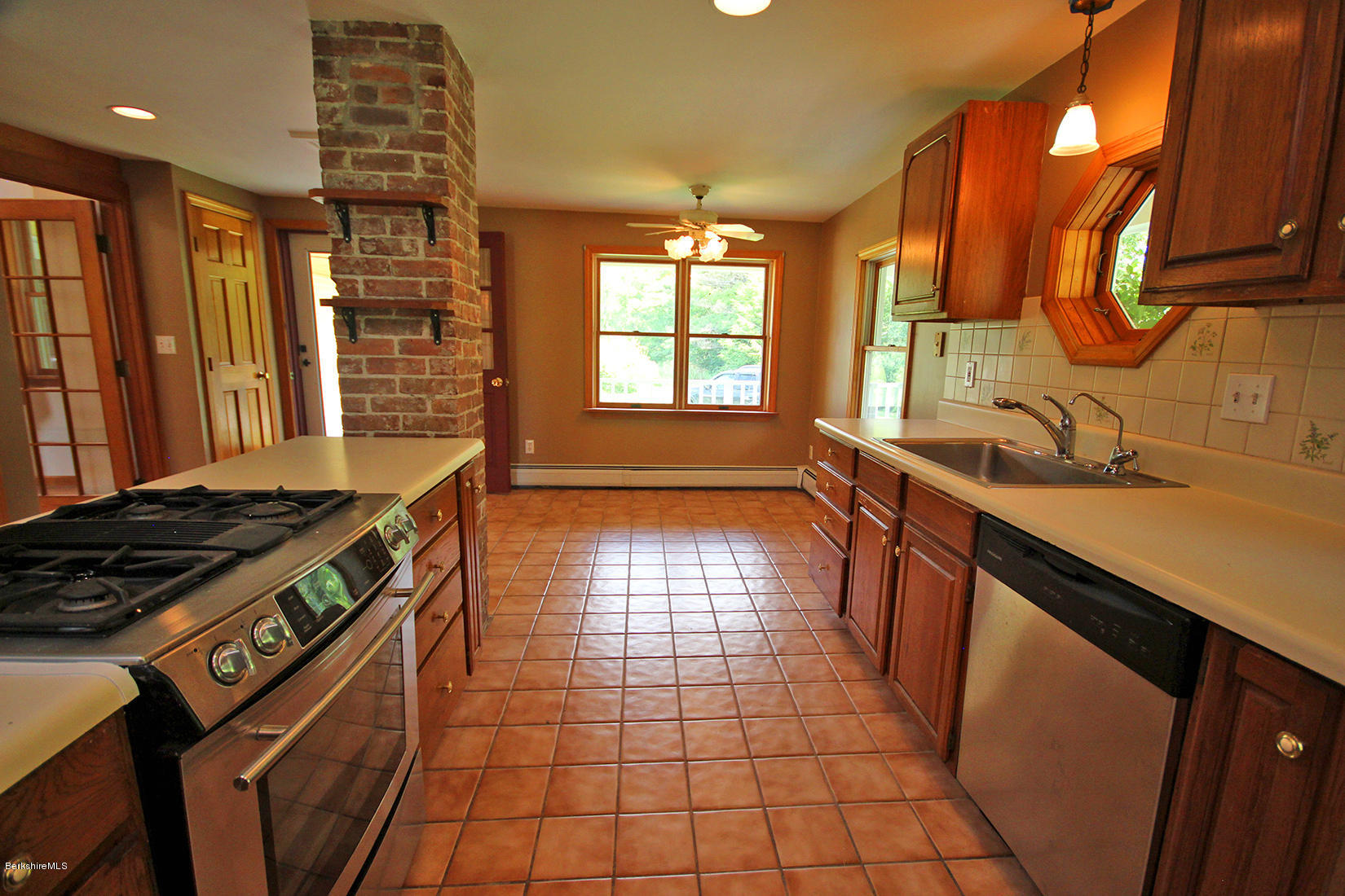 900 Stockbridge Road Lee, MA 01238 - Photo 8 of 27 KITCHEN