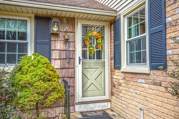 $424,900 | 4 Raymond Drive, Wilbraham, MA 01095
