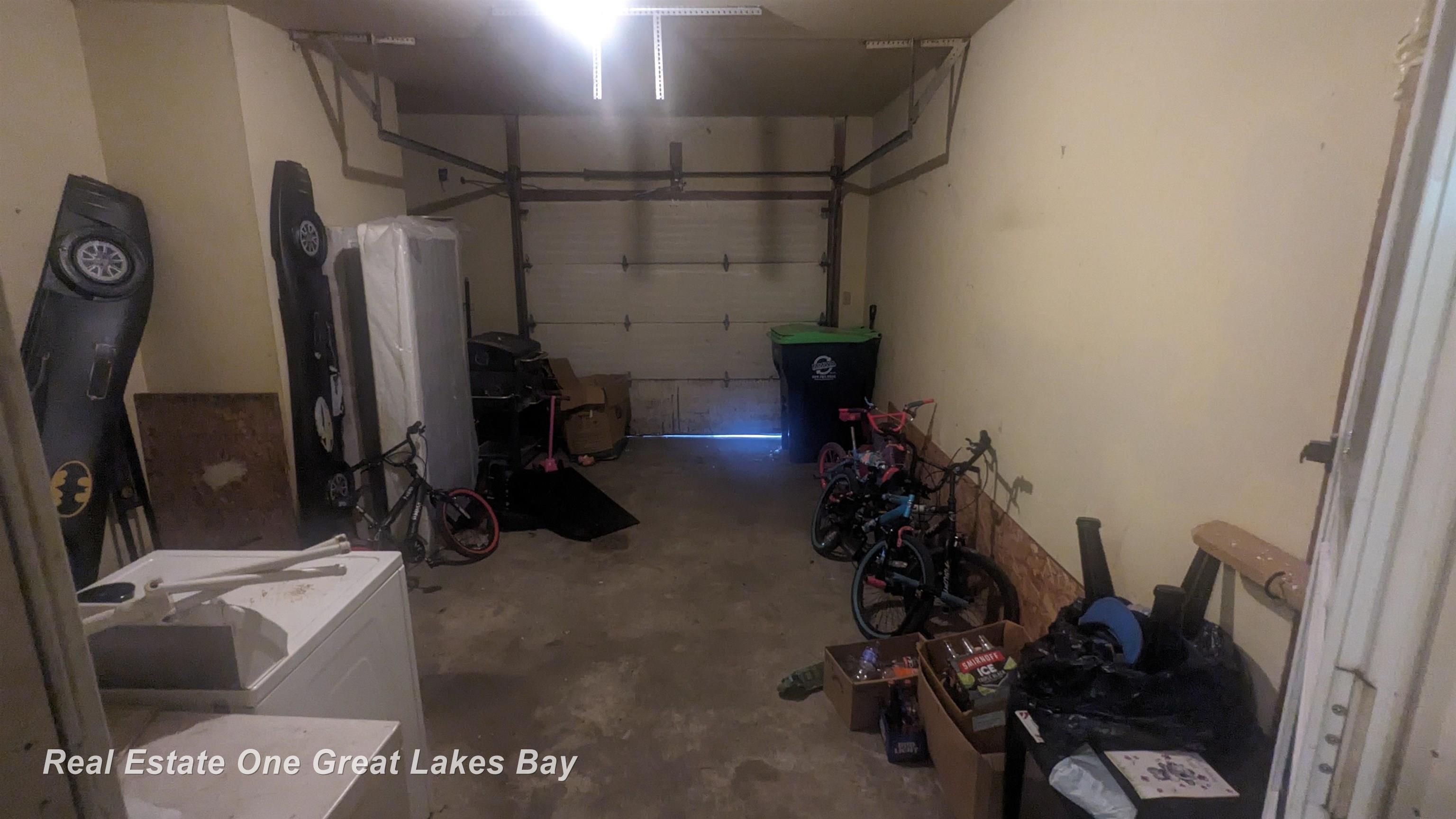 3010 South Towerline Road Bridgeport, MI 48722 - Photo 10 of 22 50143917-8763fd03-ea05-4e31-a755-b91442130eb8.JPG