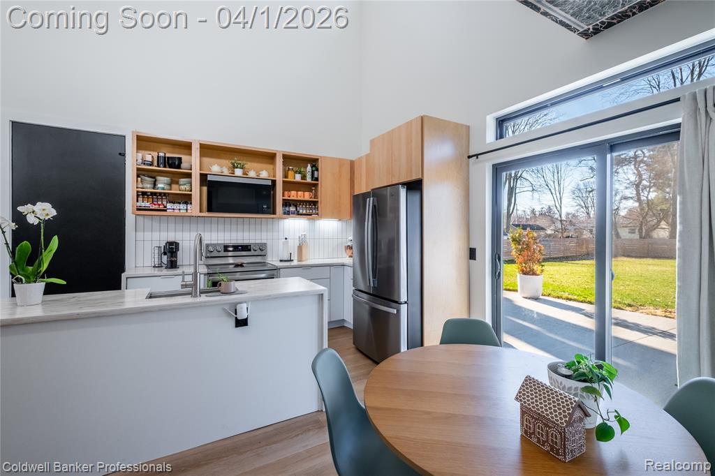 2407 Pollard Road Lansing, MI 48911 - Photo 6 of 17 Gallery Image 6