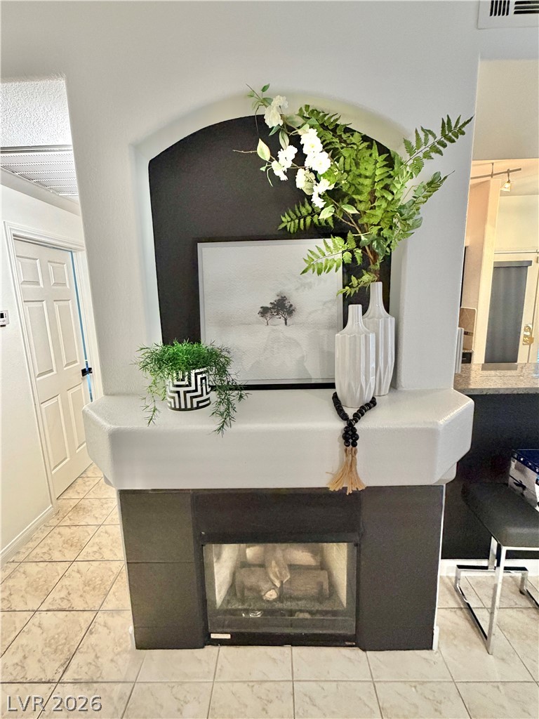 9050 West Warm Springs Road, Unit 1030 Las Vegas, NV 89148 - Photo 4 of 60 BEAUTIFUL GAS FIREPLACE.