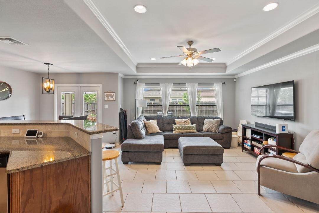 4328 Bratton Road Corpus Christi, TX 78413 - Photo 4 of 24 a living room with furniture and a large window