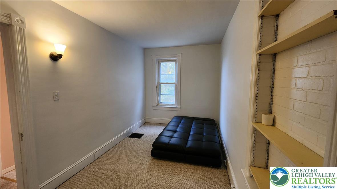 316 South Broad Street Nazareth, PA 18064 - Photo 19 of 27