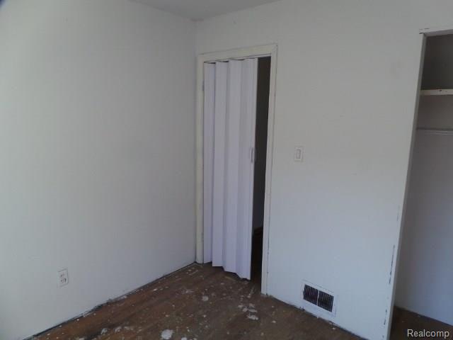 22335 Wick Road Taylor, MI 48180 - Photo 14 of 22 261-728730 Bedroom 3 (2).jpg