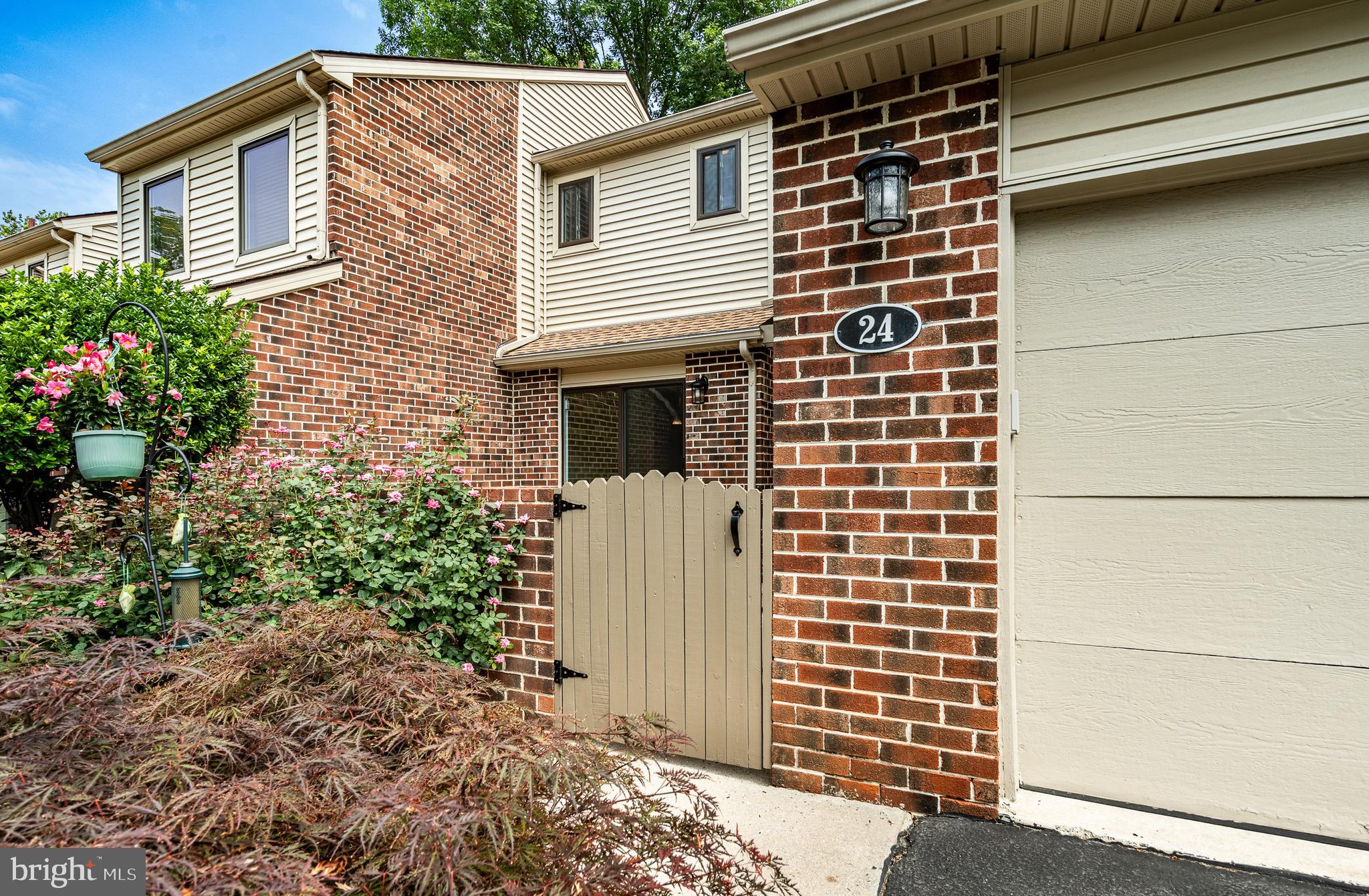 24 Scott Court Chesterbrook, PA 19087 - Photo 4 of 50 Gallery Image 4