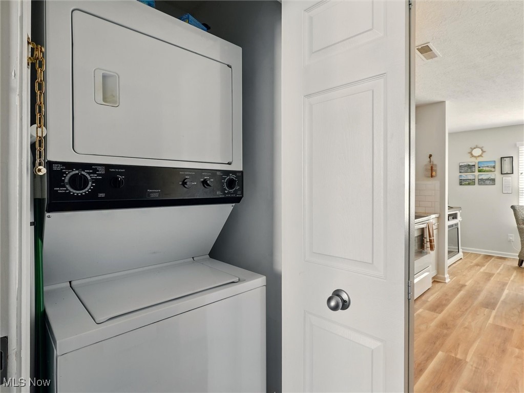 5237 Lake Road West, Unit 1019 Ashtabula, OH 44004 - Photo 16 of 22 Laundry off the kitchen in the foyer
