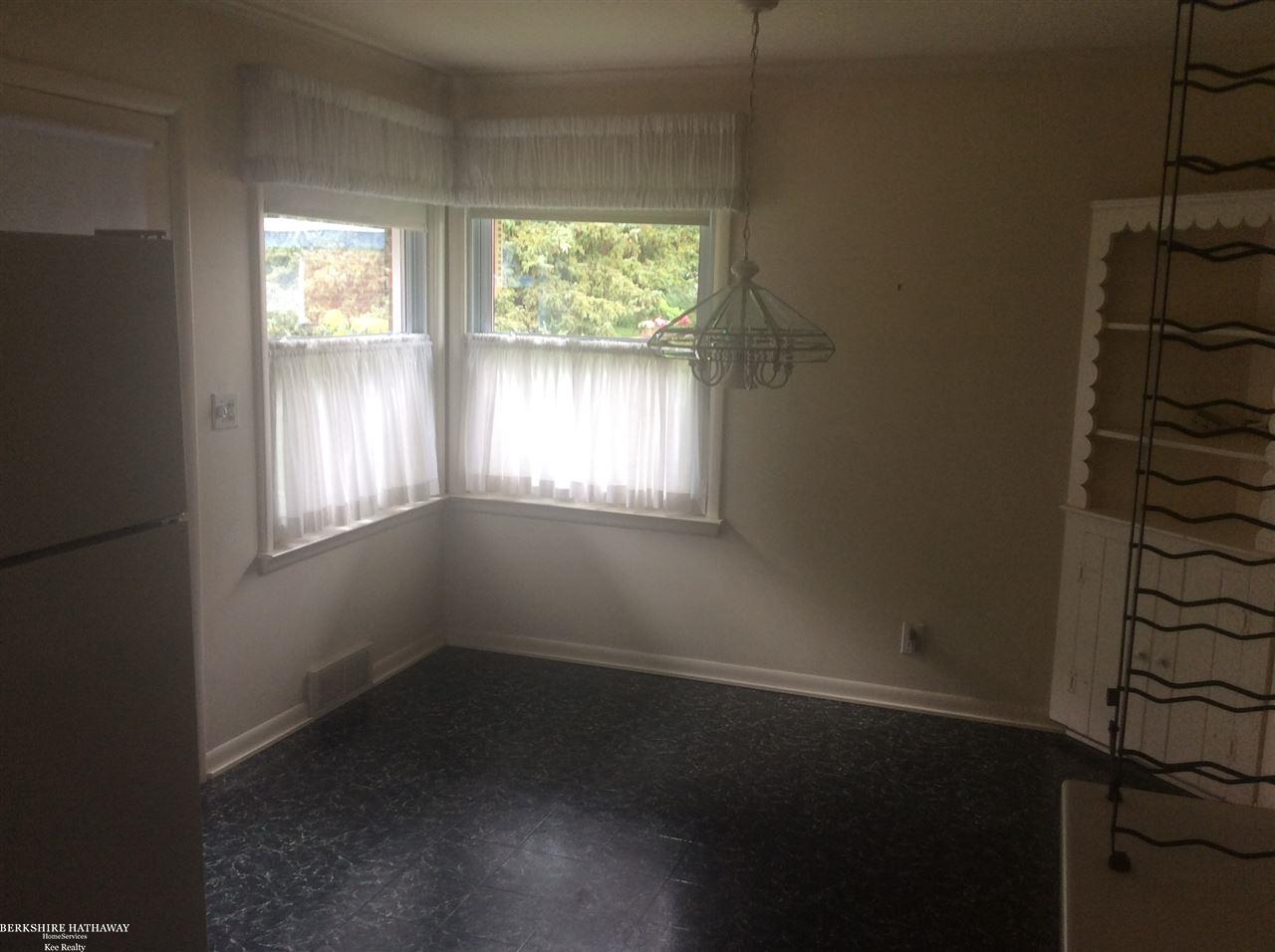 2140 Devonshire Road Bloomfield Hills, MI 48302 - Photo 8 of 24