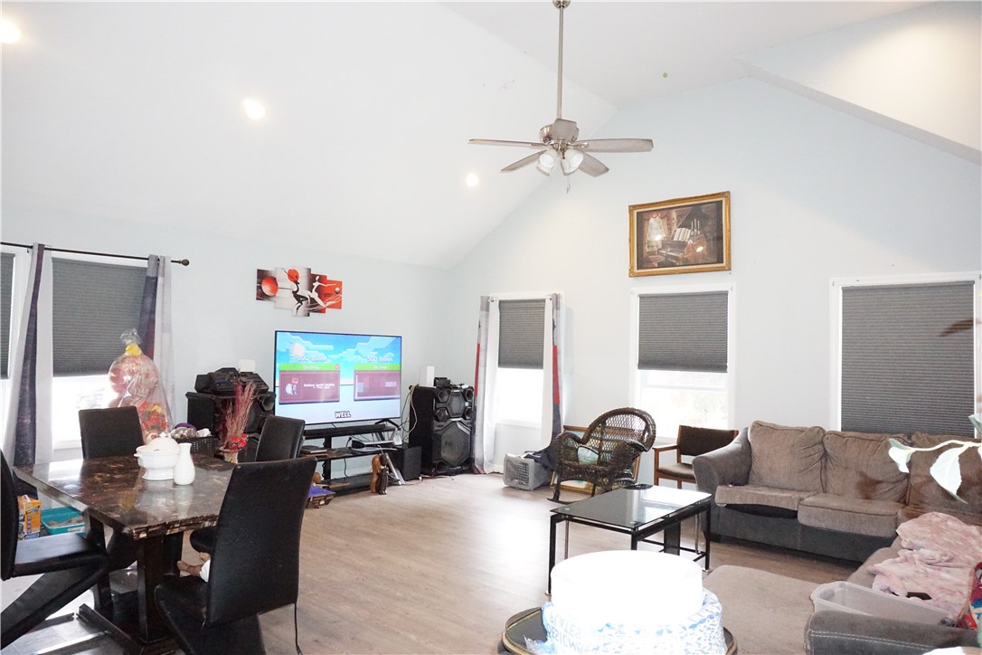 12 Thomas Avenue Pawtucket, RI 02860 - Photo 11 of 29