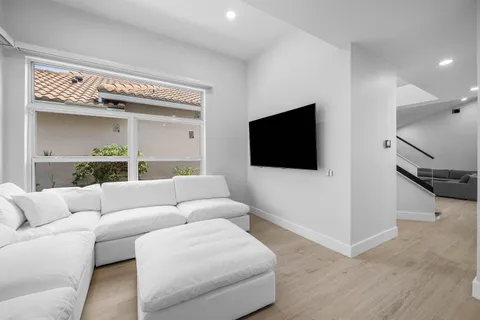 $949,900 | 6674 Northwest 25th Avenue, Boca Raton, FL 33496