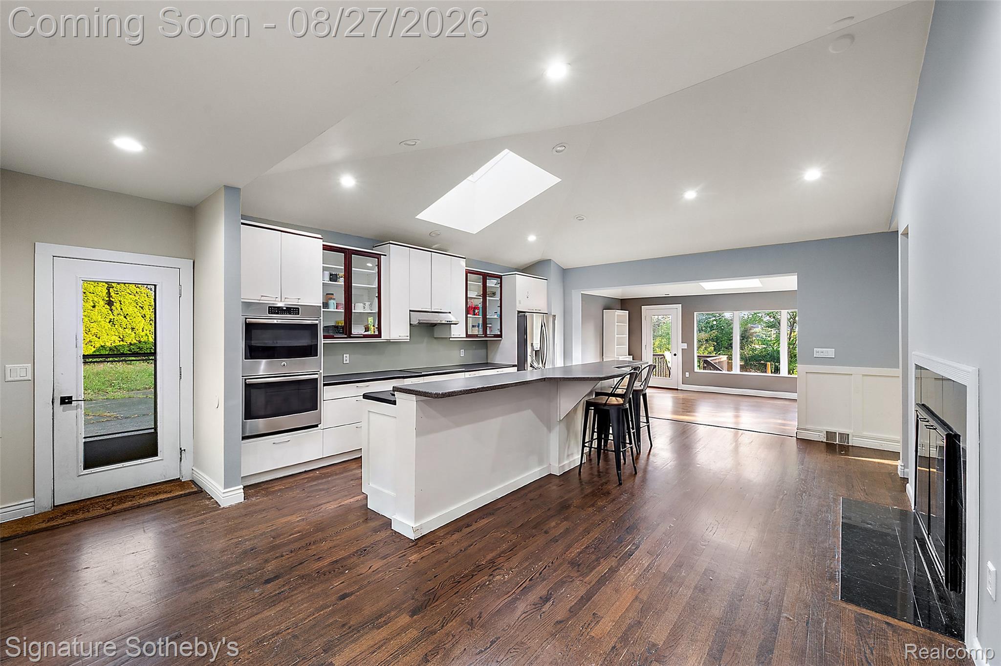 4701 West Maple Road Bloomfield Hills, MI 48301 - Photo 10 of 27 74-4701 W Maple Rd(Declutter)-14.jpg