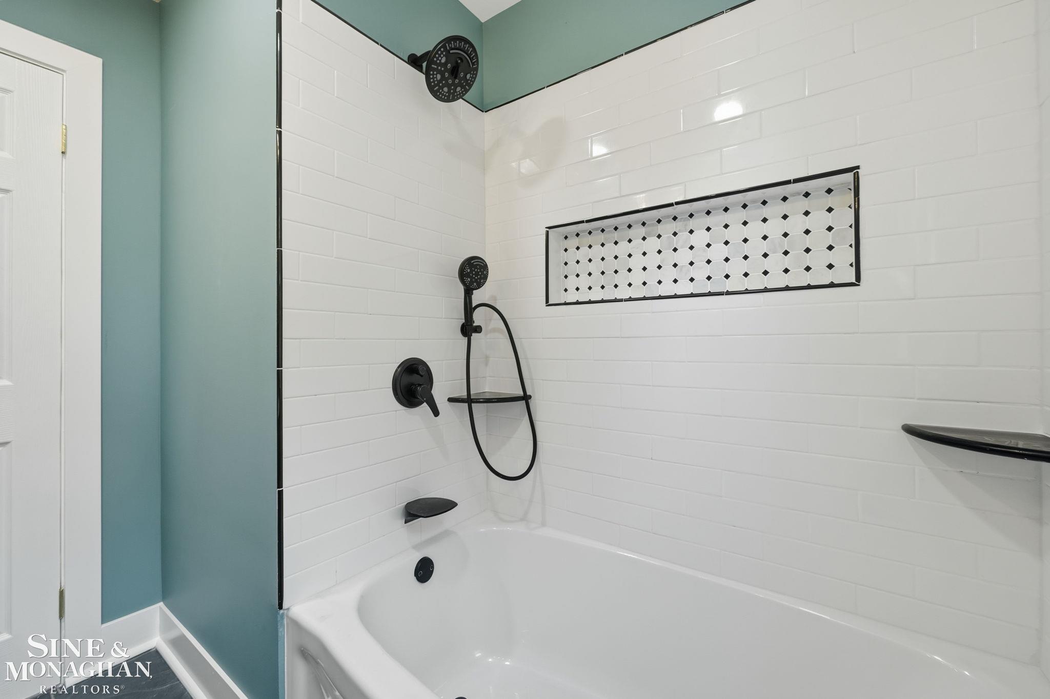 1641 Hampton Road Grosse Pointe Woods, MI 48236 - Photo 25 of 70