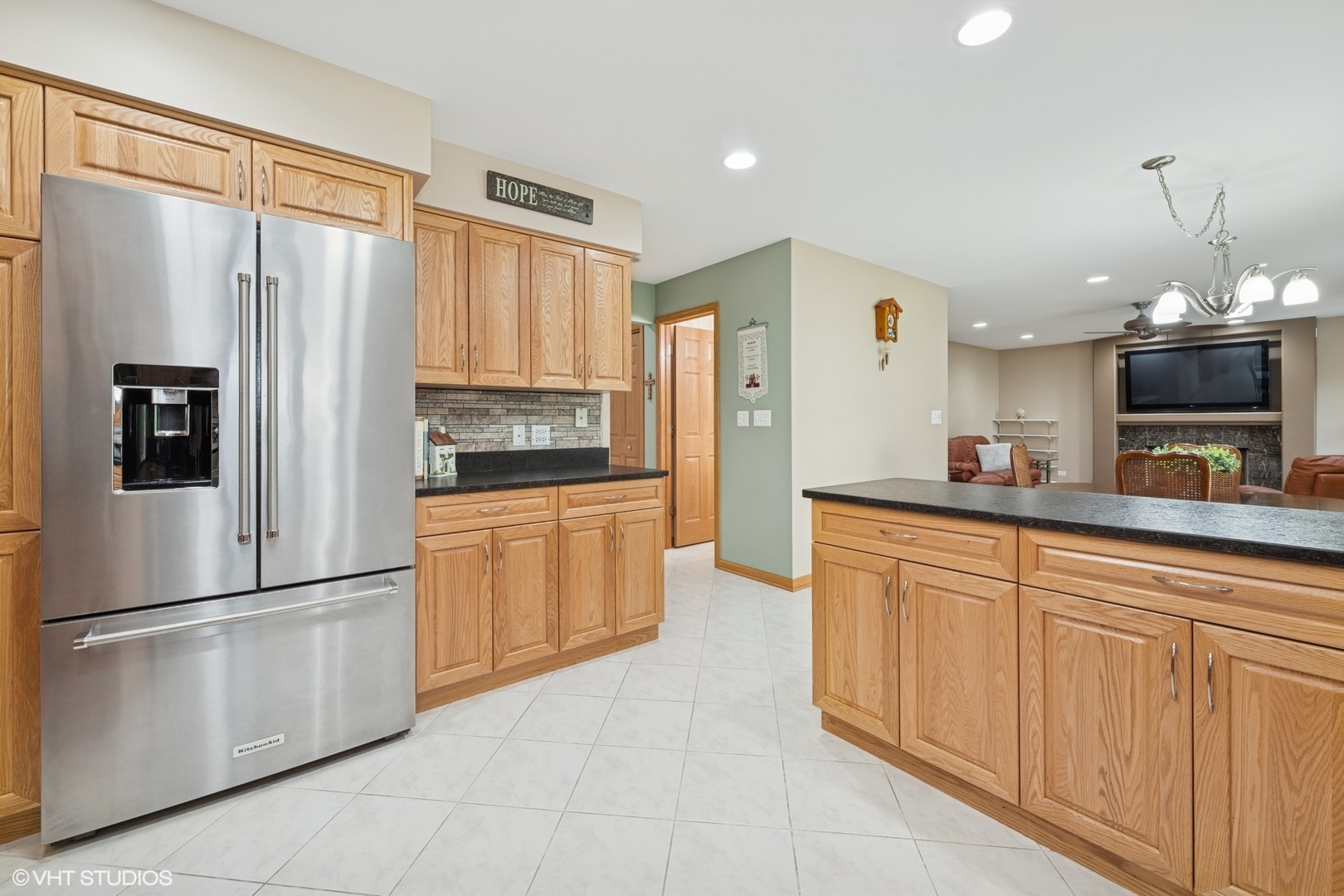 810 Tamarac Drive Algonquin, IL 60102 - Photo 8 of 36 a kitchen with stainless steel appliances a refrigerator and cabinets